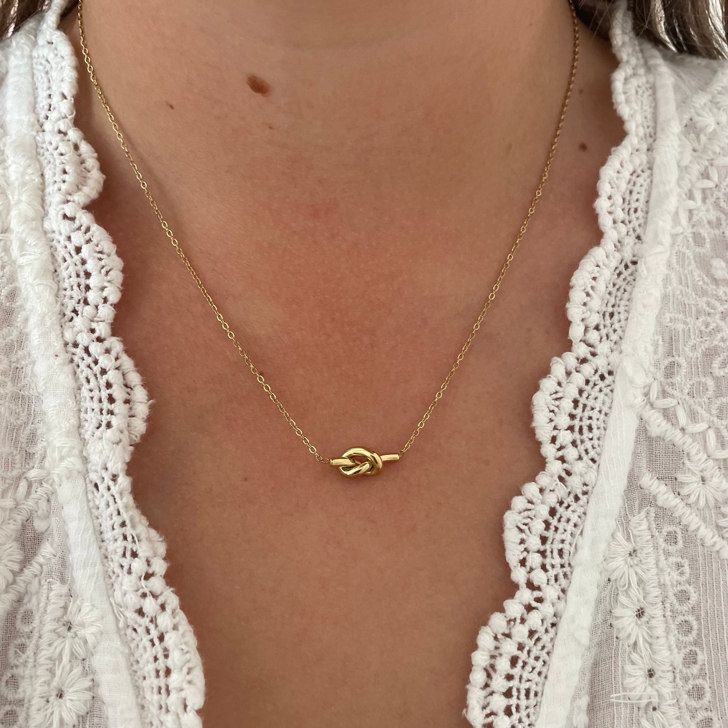 Knot necklace