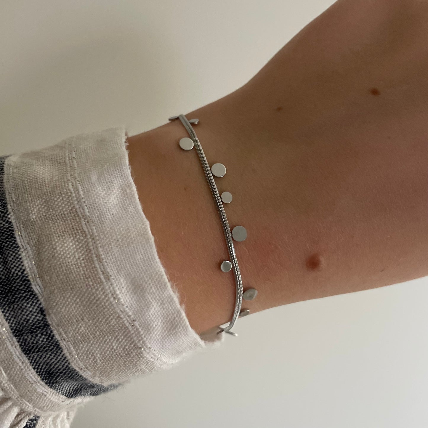 Circle party bracelet