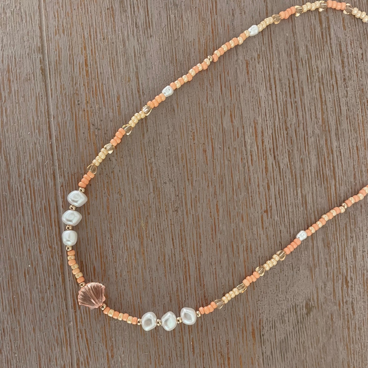 La vie en rose necklace