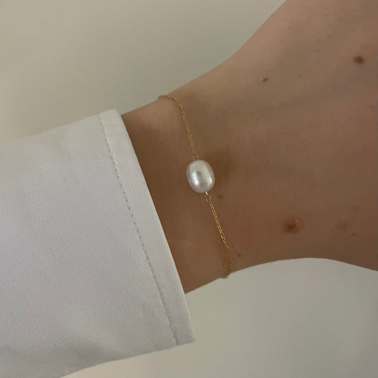 Fine pearl bracelet