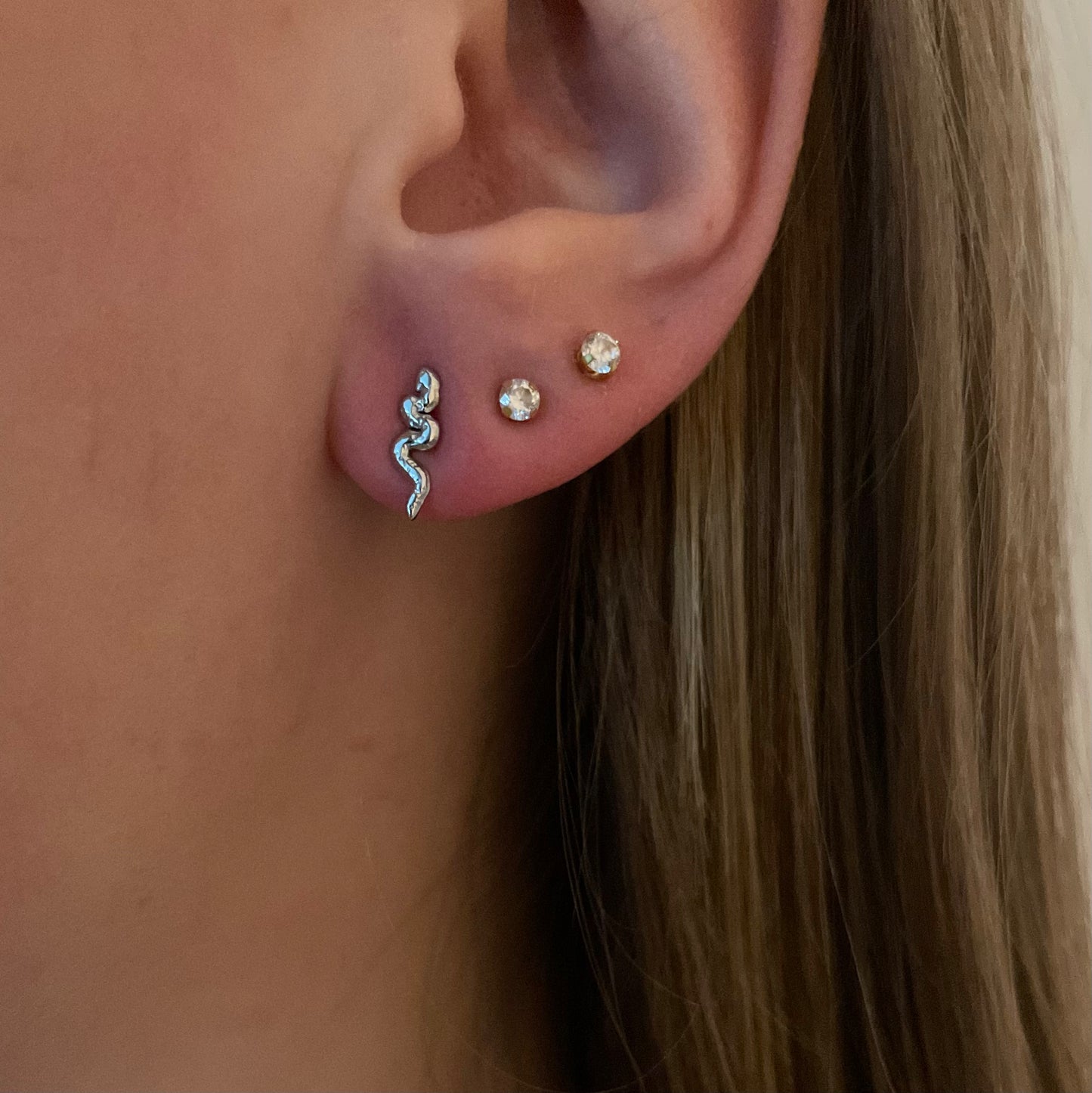 Snake earstuds