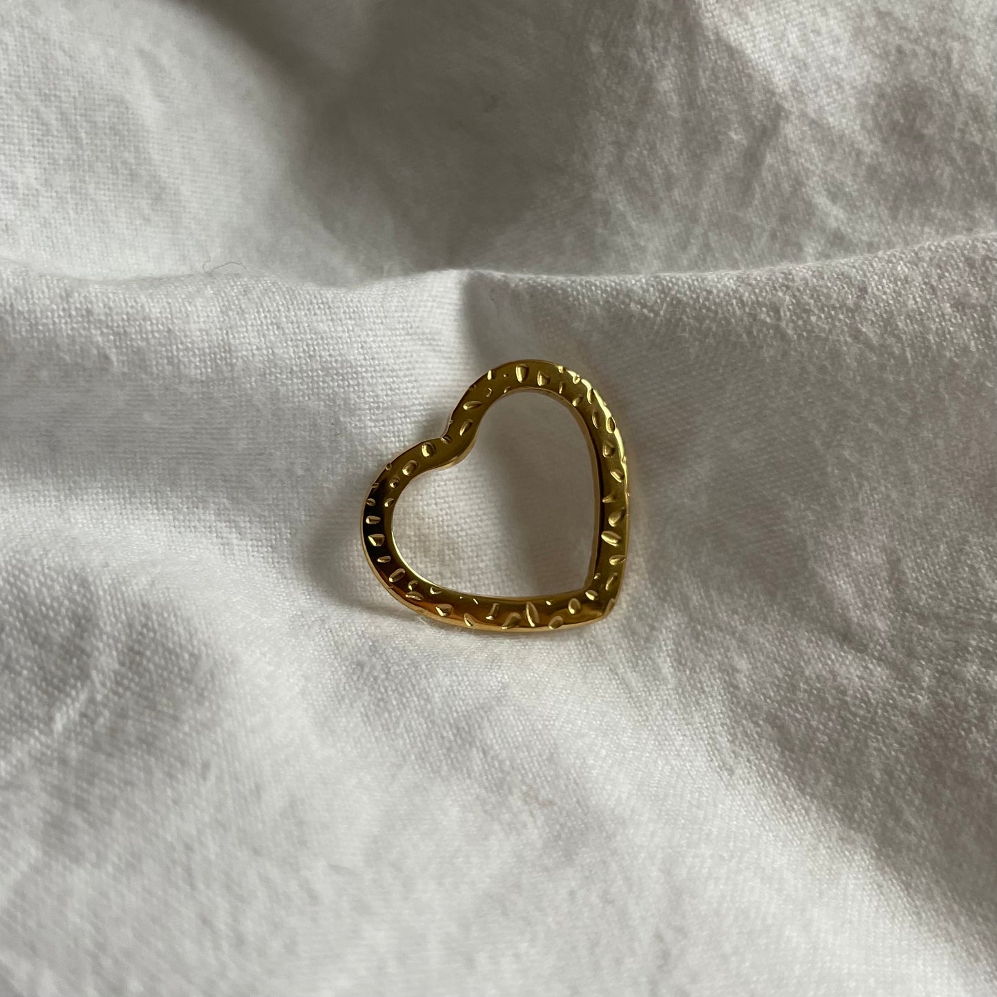 Charm: klein open hart