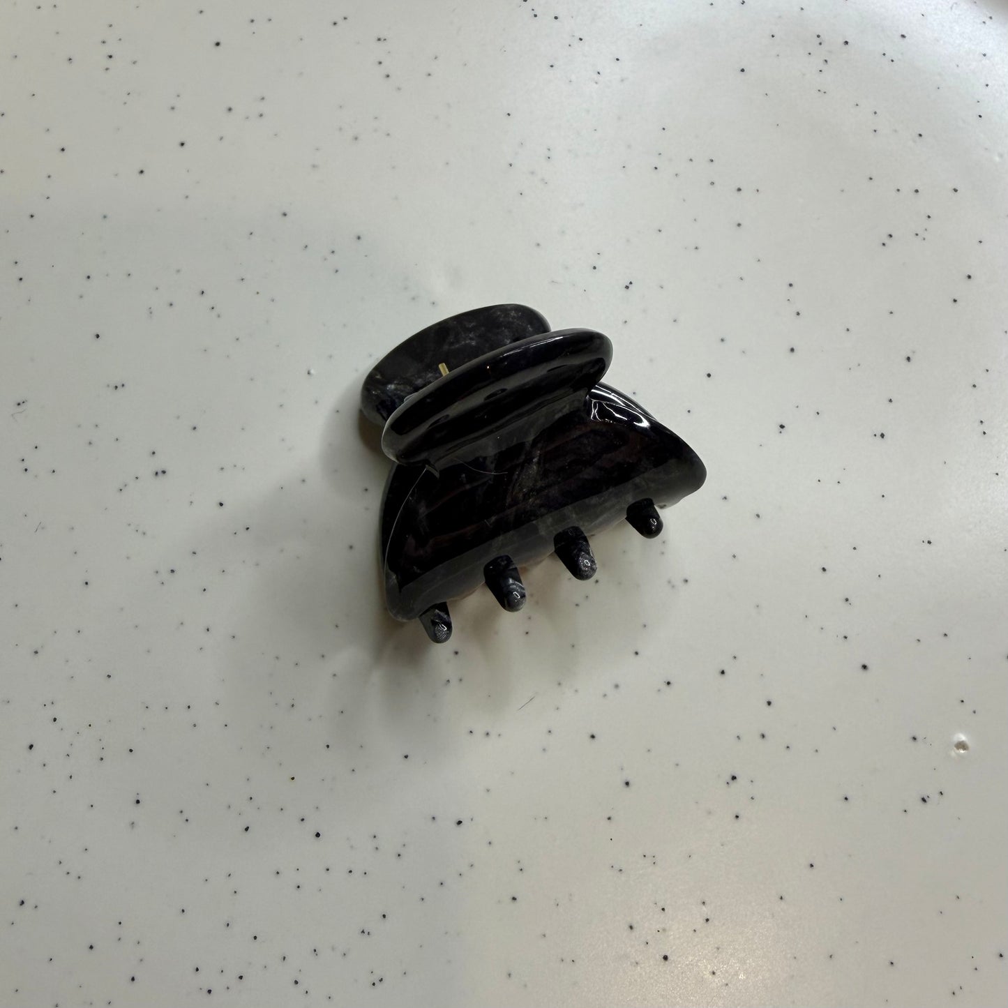 Black-grey hairclip