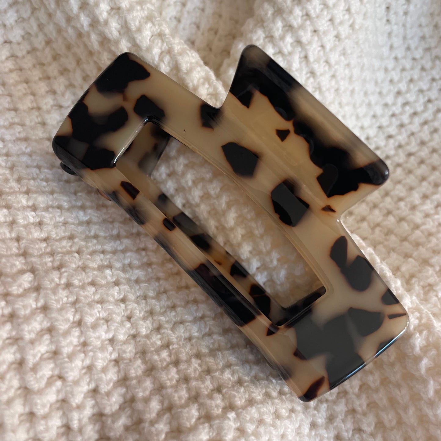 Light leopard hairclip