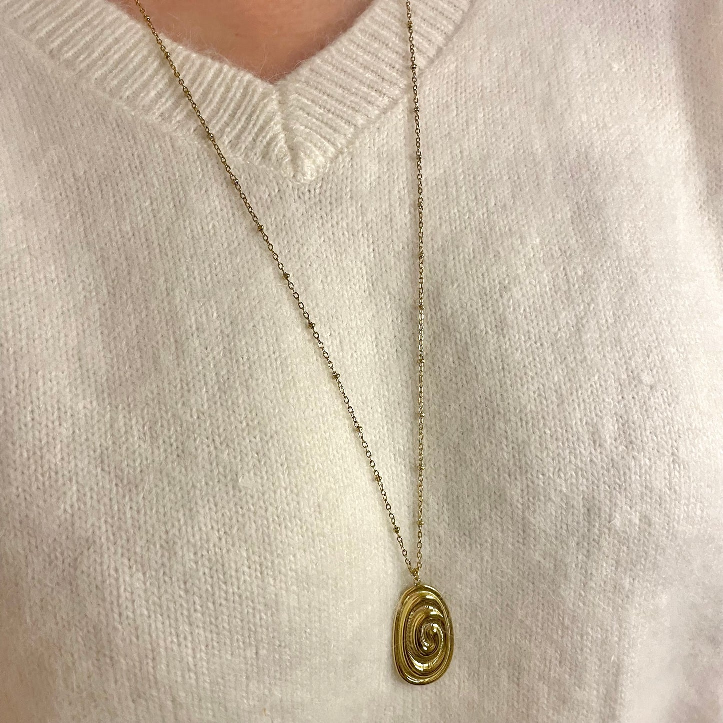 Statement necklace