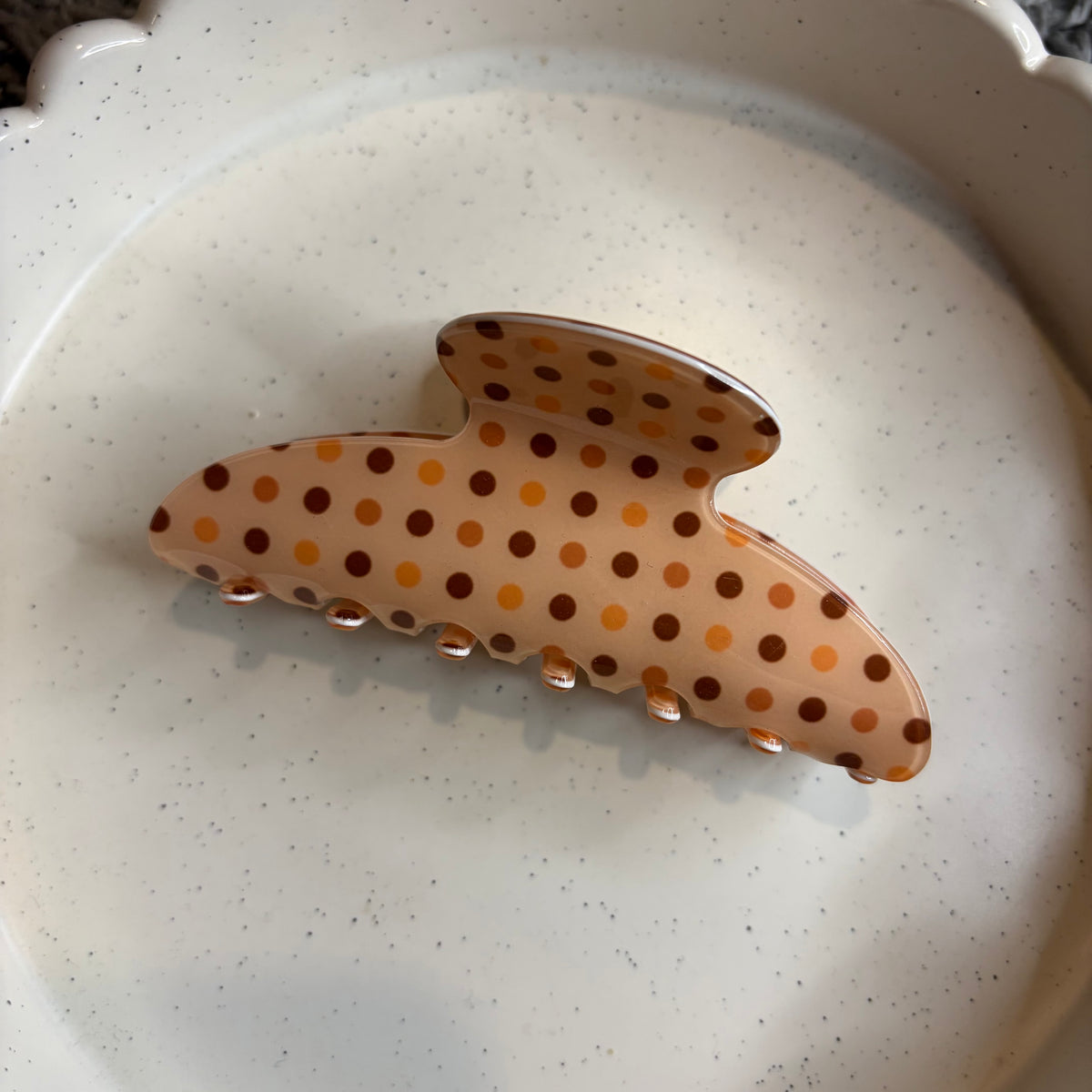 Salmon pink dotted hairclip