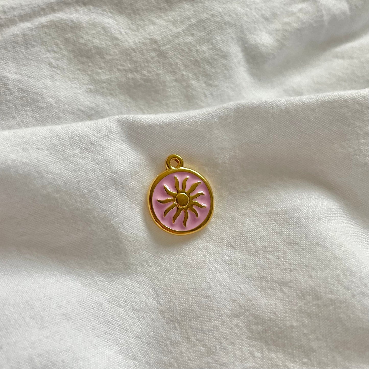 Charm: Lichtroze zon