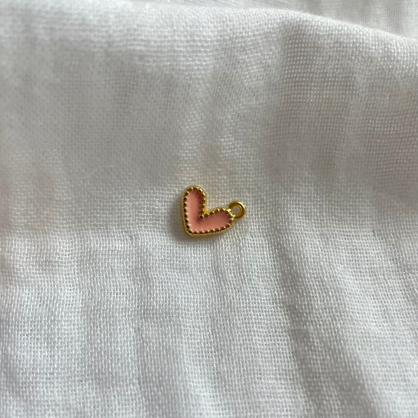 Charm: zalmroze hartje