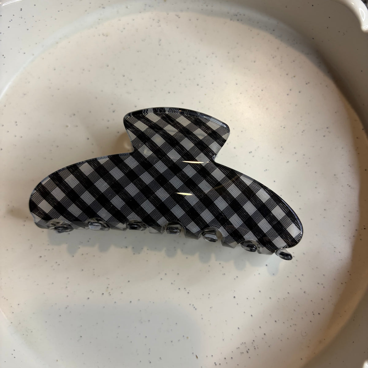 Black checkered hairclip