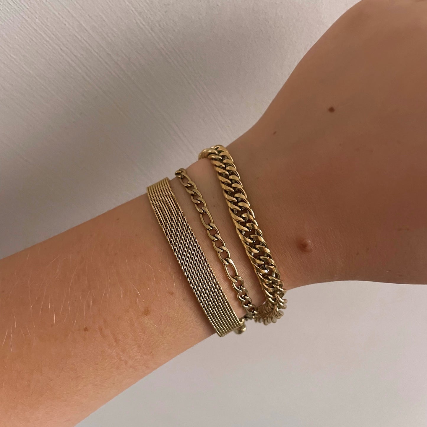 Flat bracelet