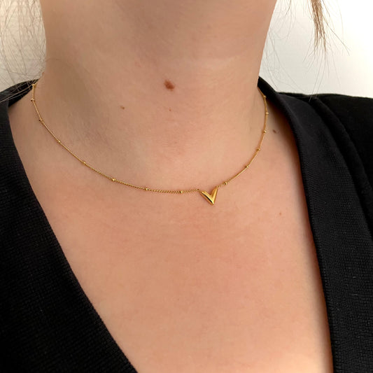 V-necklace