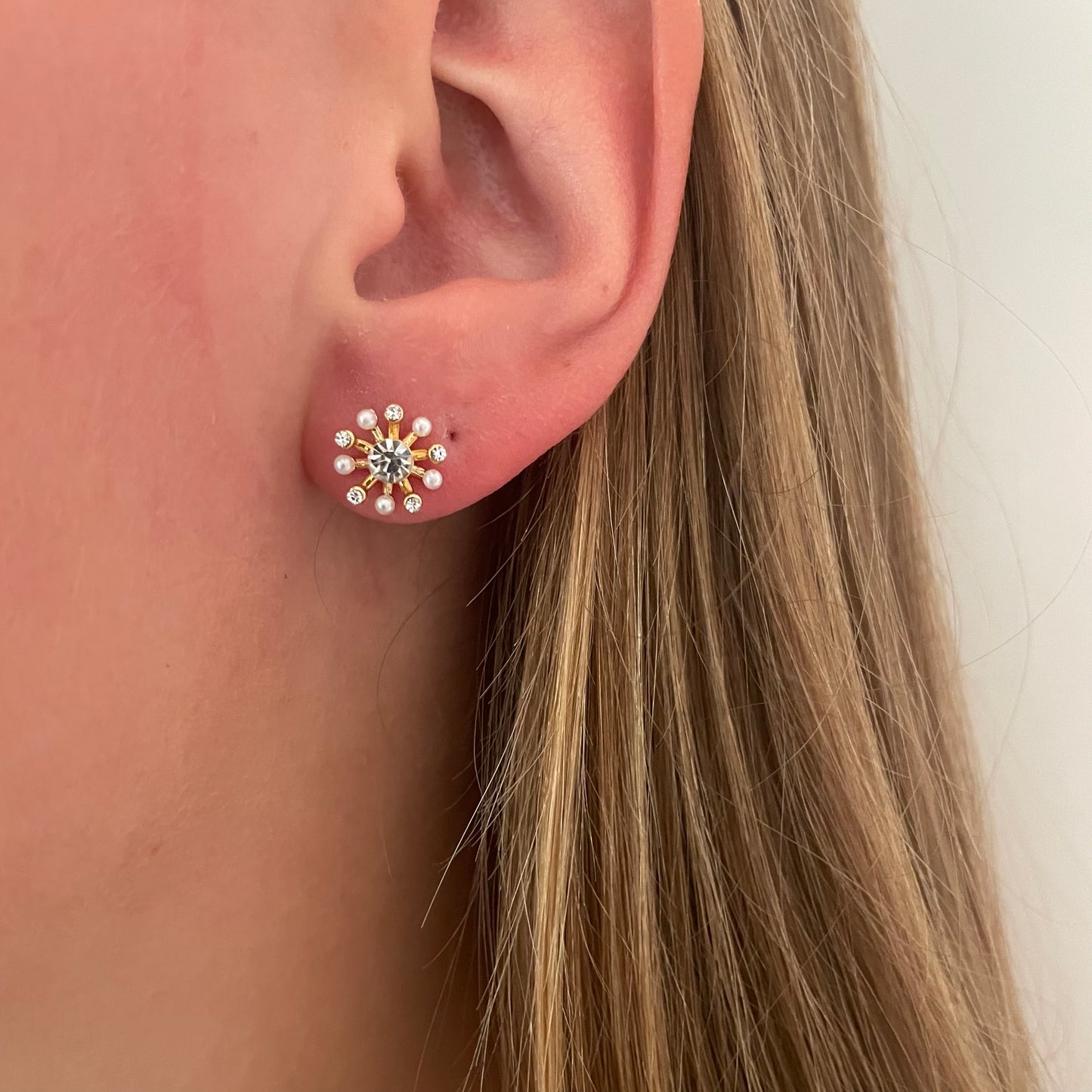 Flower earstuds