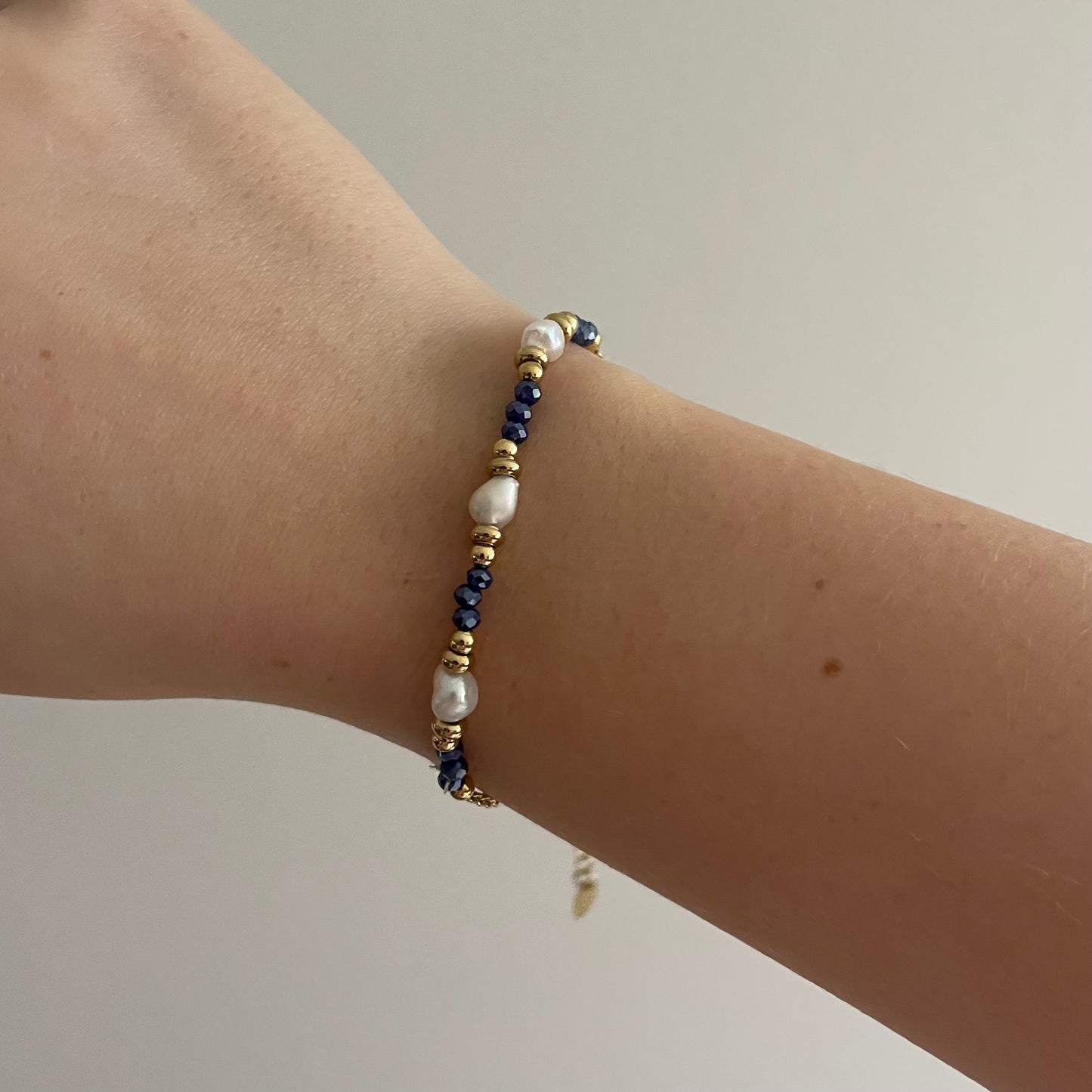 Navy pearl bracelet