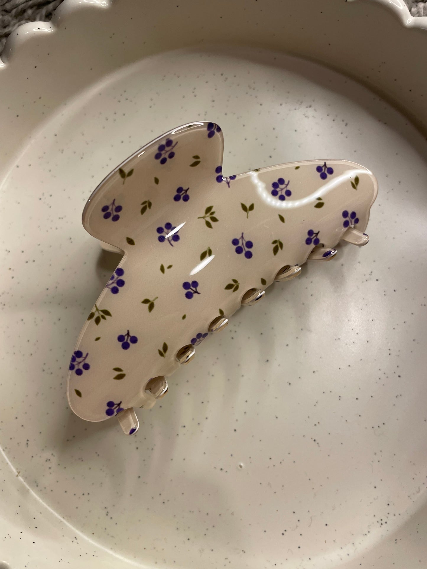 Vintage berries hairclip