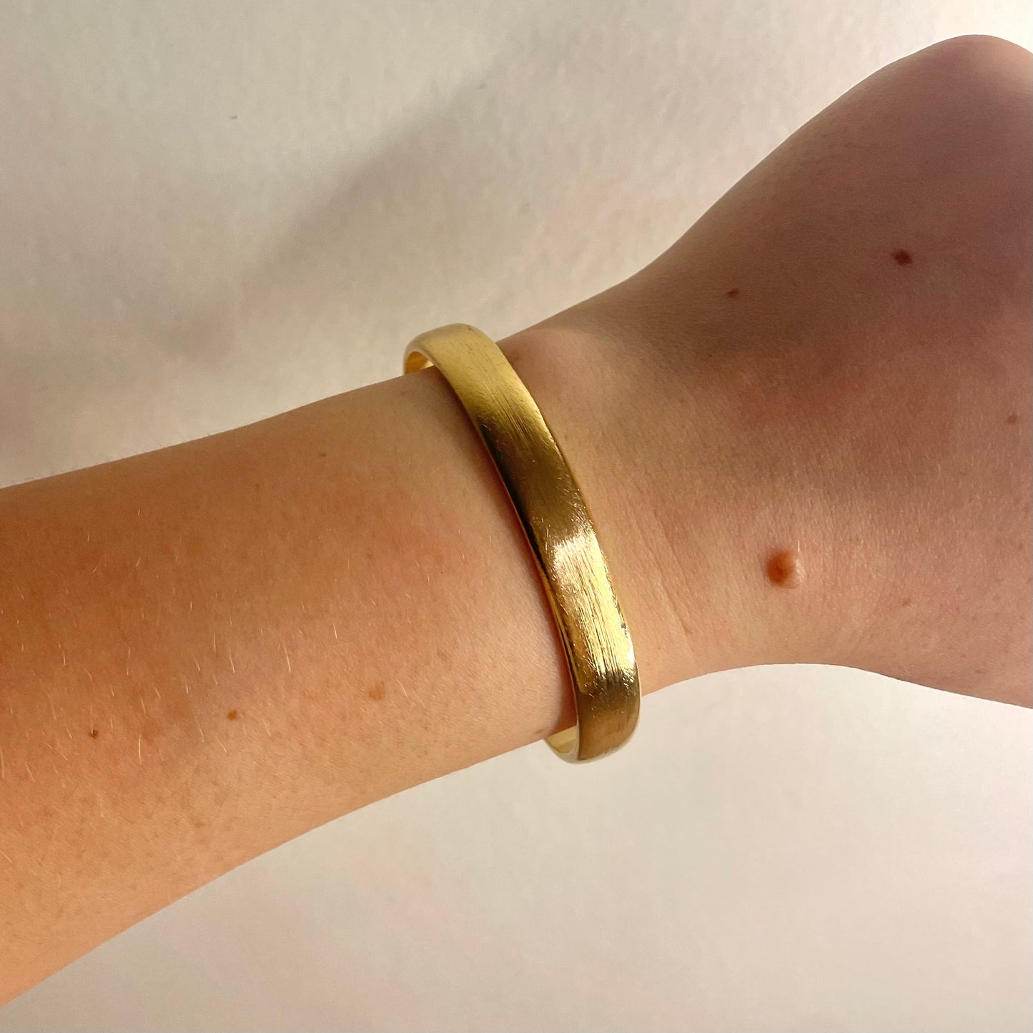 Essential bangle bracelet