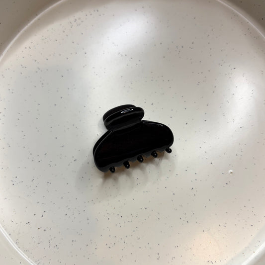 Black hairclip