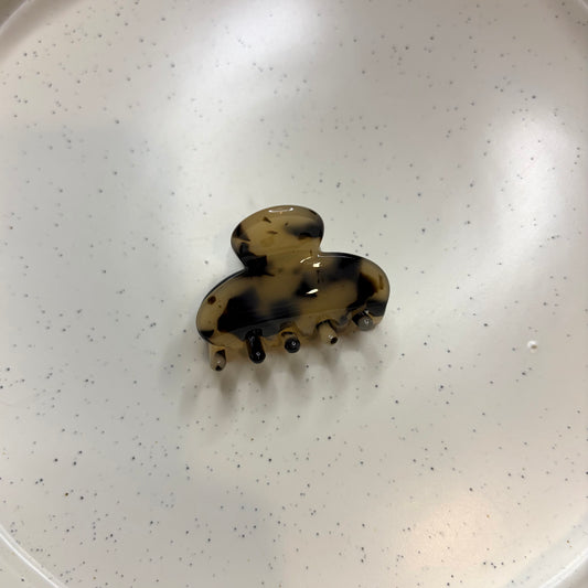 Light leopard hairclip