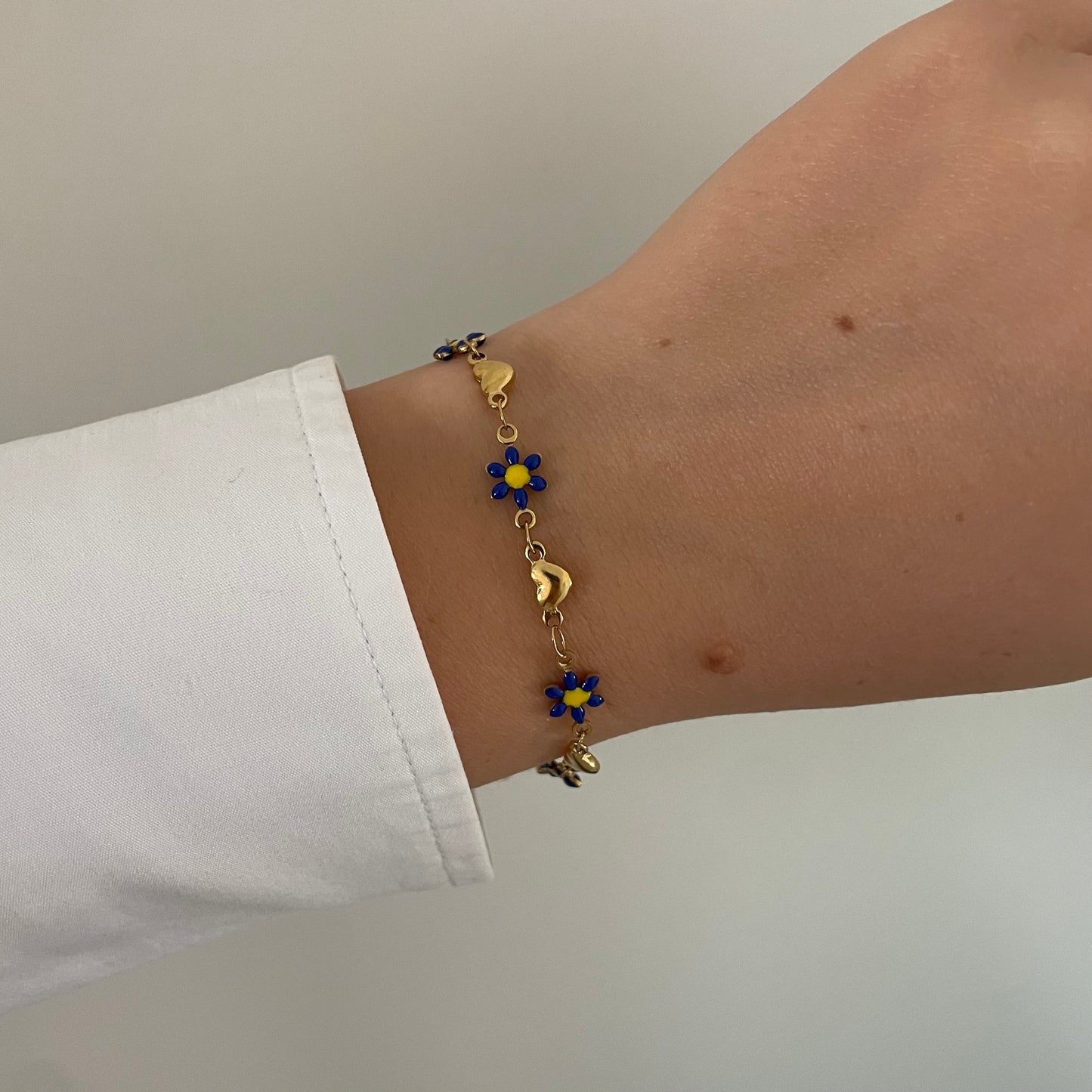 Blue flowers bracelet