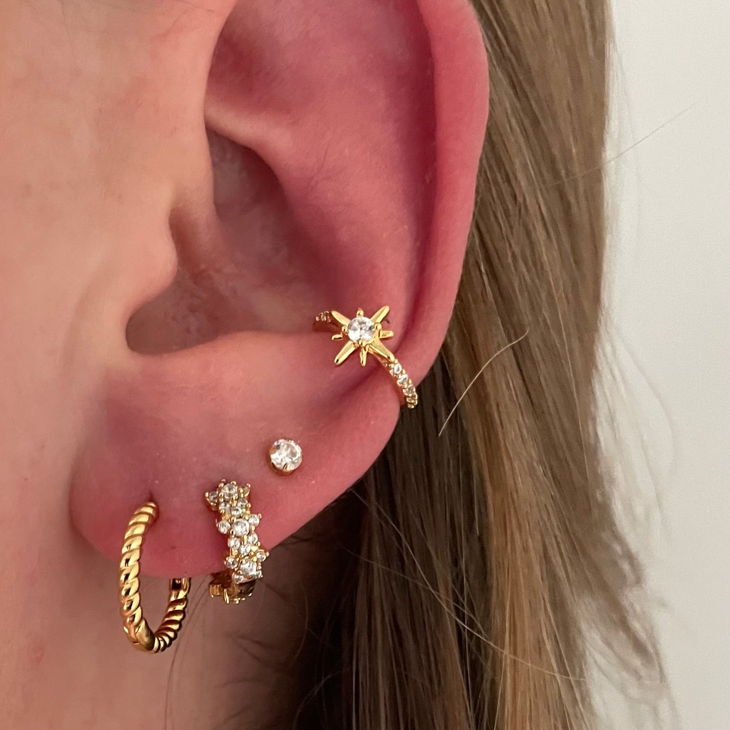 Star earcuff