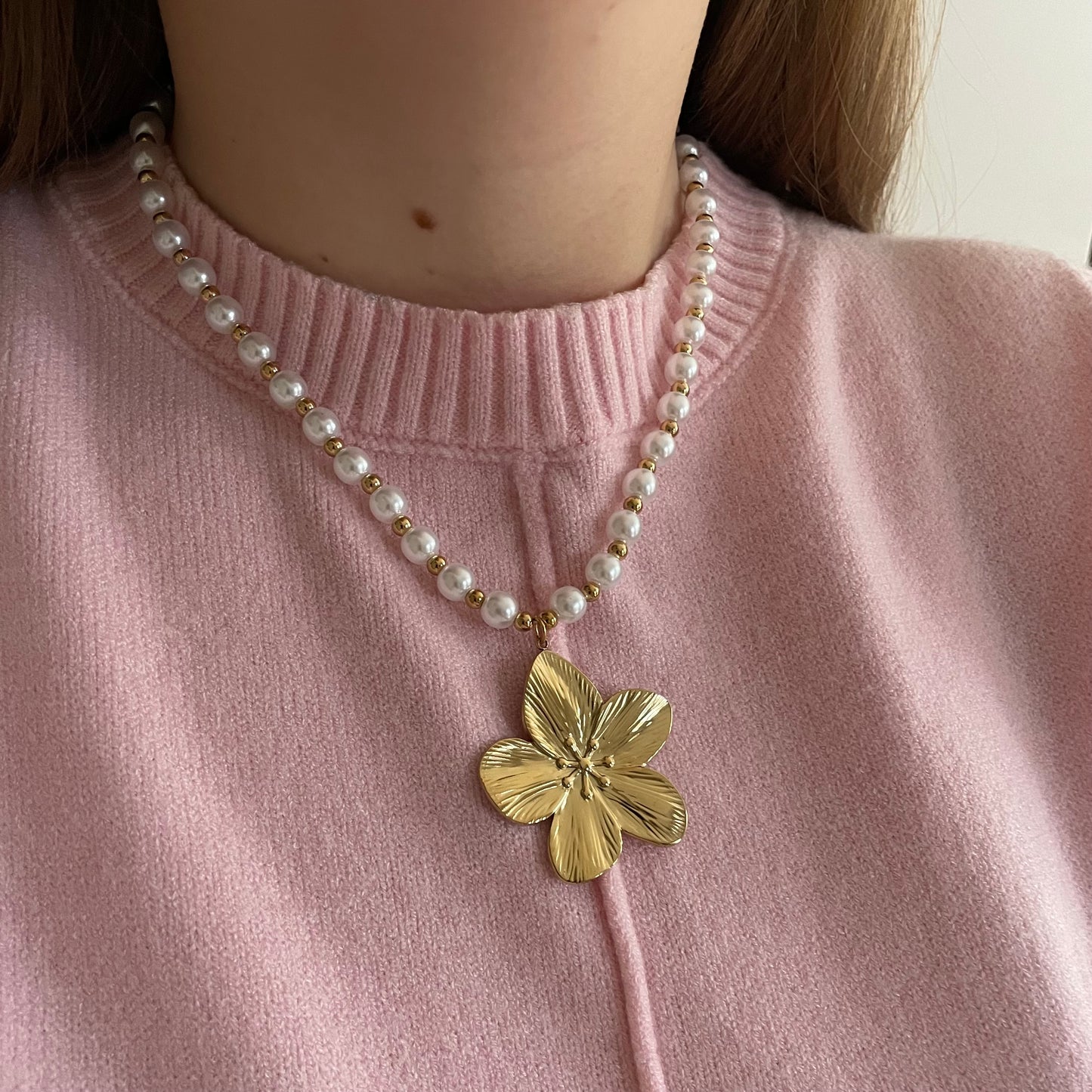 Pearl-flower necklace