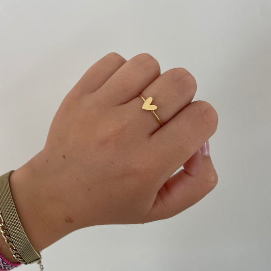 Minimalistic heart ring