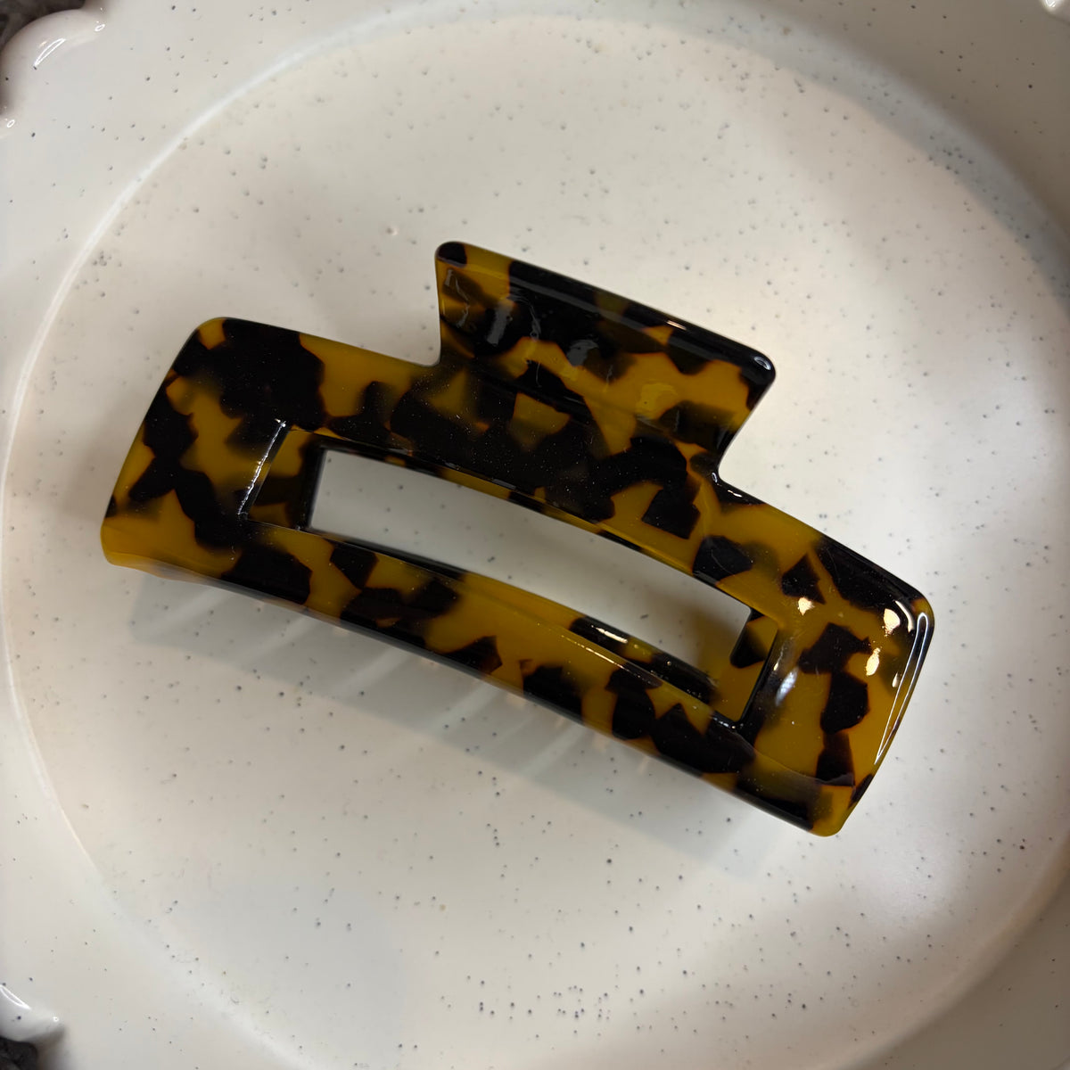 Dark leopard hairclip