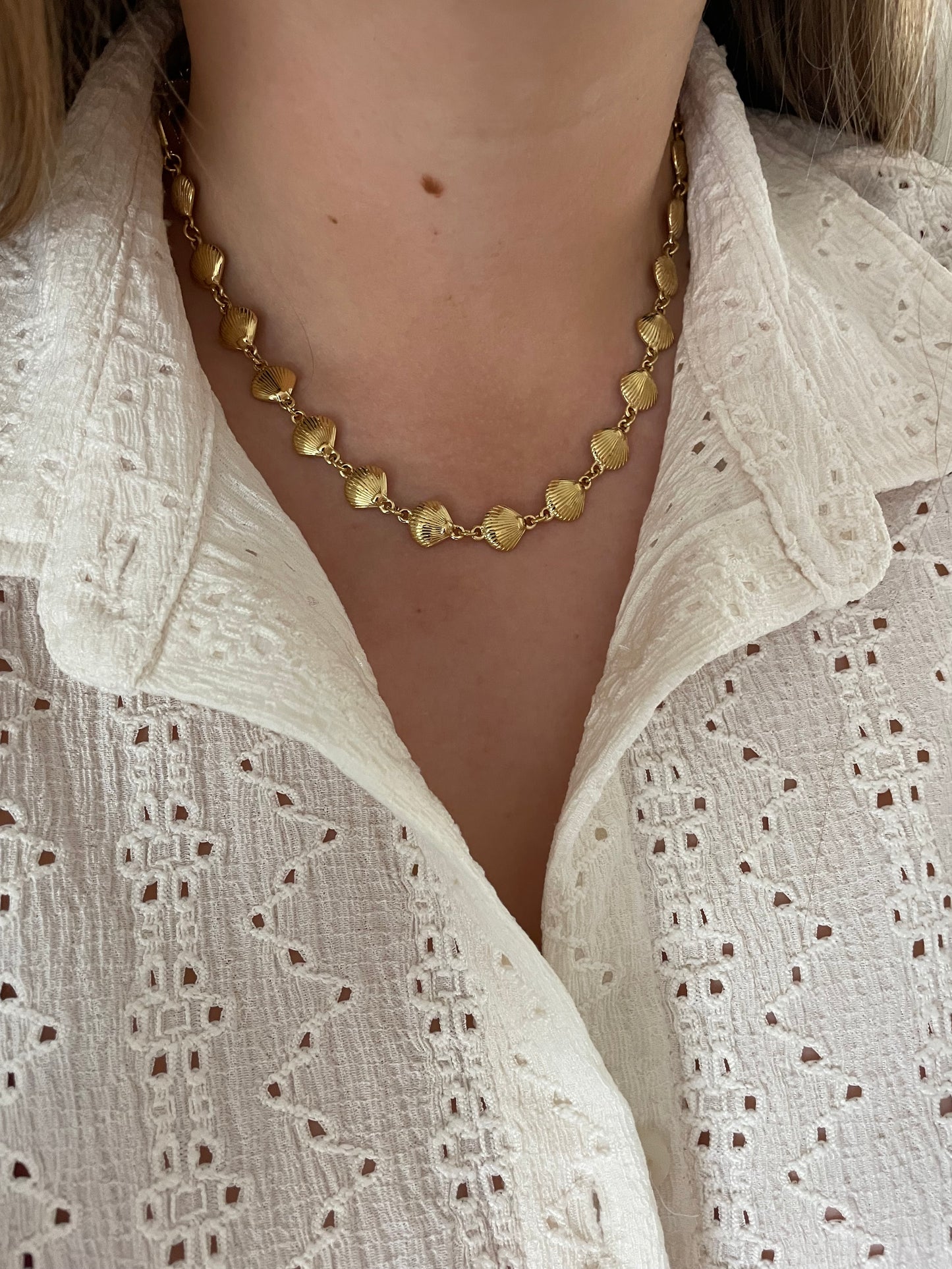Shella necklace