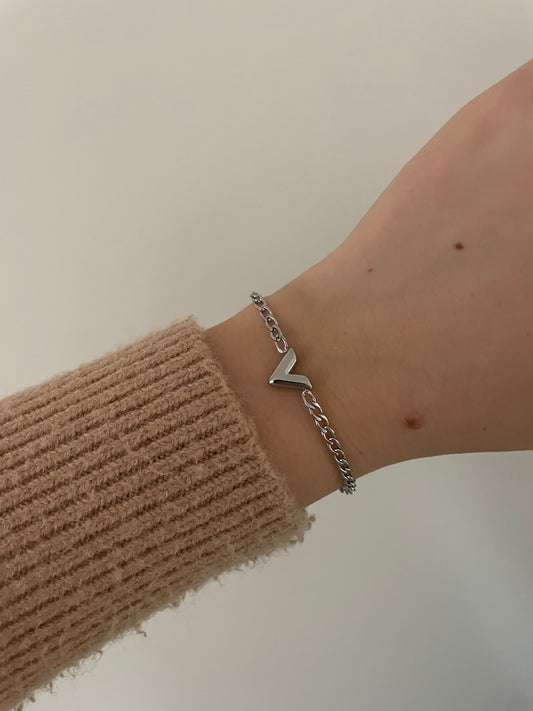 V-bracelet