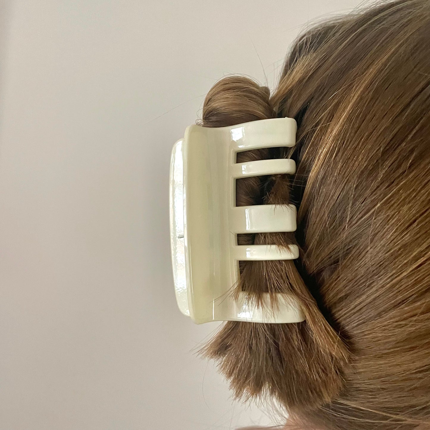 White grab hairclip